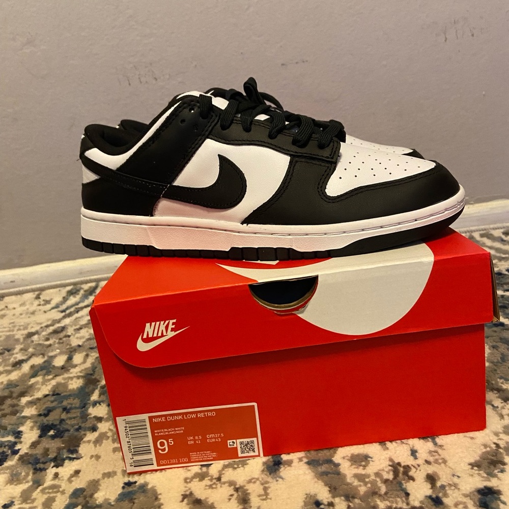 Nike Panda Dunks